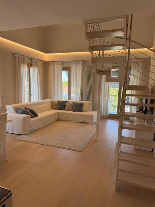 appartamento in affitto a Forte dei Marmi in zona Vittoria Apuana