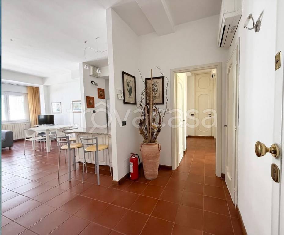 appartamento in affitto a Forte dei Marmi in zona Roma Imperiale