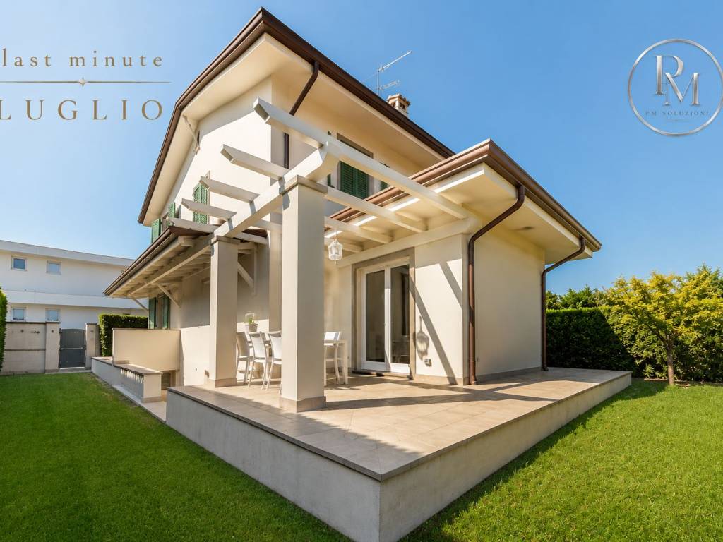 casa indipendente in affitto a Forte dei Marmi in zona Vittoria Apuana