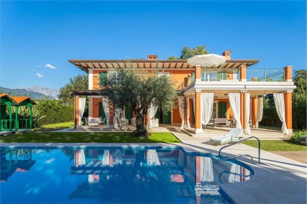 casa indipendente in affitto a Forte dei Marmi in zona Roma Imperiale