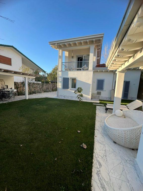 casa indipendente in affitto a Forte dei Marmi in zona Roma Imperiale
