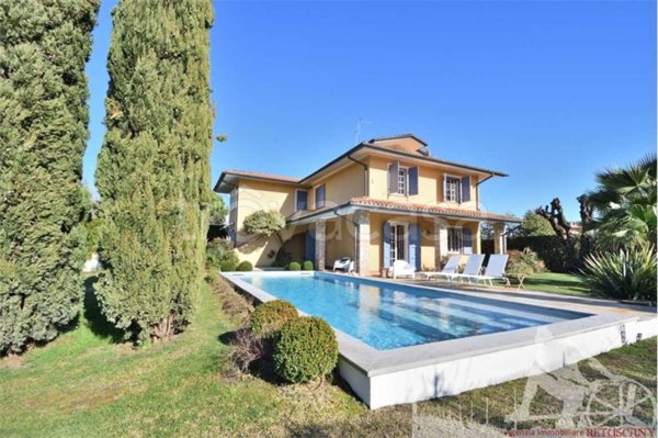 casa indipendente in affitto a Forte dei Marmi in zona Vittoria Apuana