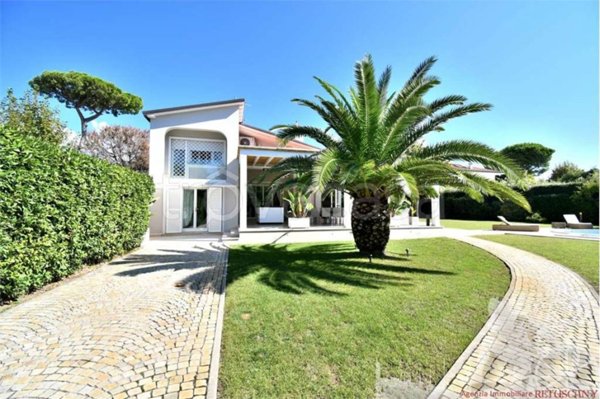 casa indipendente in affitto a Forte dei Marmi in zona Vittoria Apuana