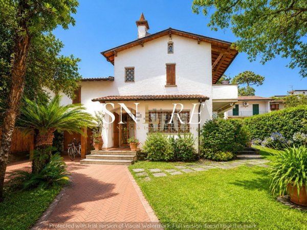 casa indipendente in affitto a Forte dei Marmi in zona Roma Imperiale