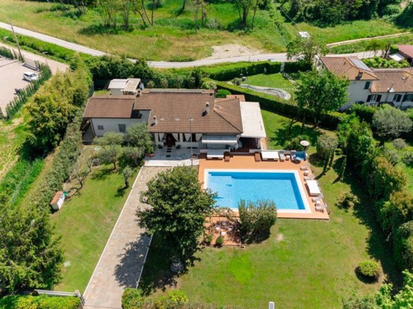 casa indipendente in affitto a Forte dei Marmi in zona Vaiana