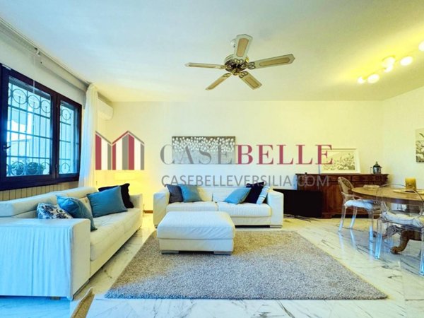casa indipendente in affitto a Forte dei Marmi in zona Roma Imperiale