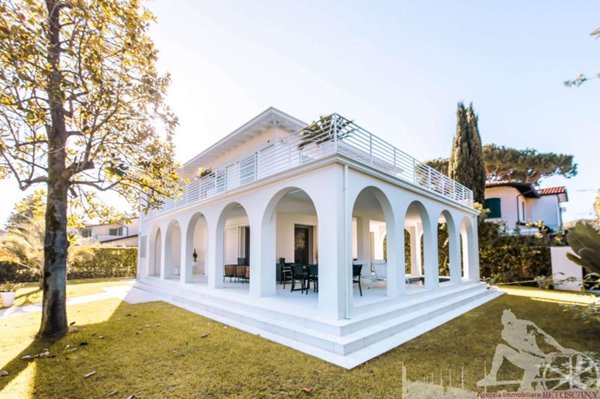 casa indipendente in affitto a Forte dei Marmi in zona Vittoria Apuana