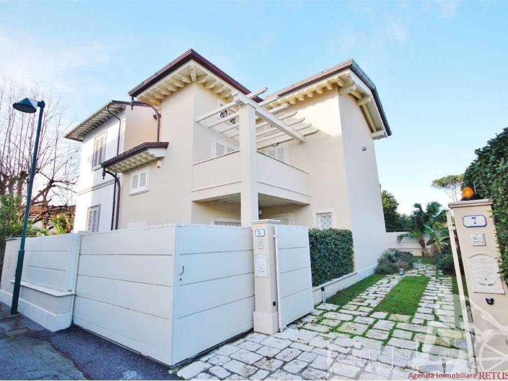 casa indipendente in affitto a Forte dei Marmi in zona Vittoria Apuana