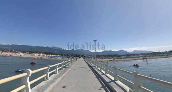 appartamento in affitto a Forte dei Marmi in zona Roma Imperiale