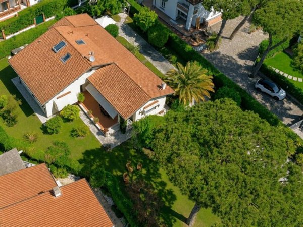 casa indipendente in affitto a Forte dei Marmi in zona Vittoria Apuana
