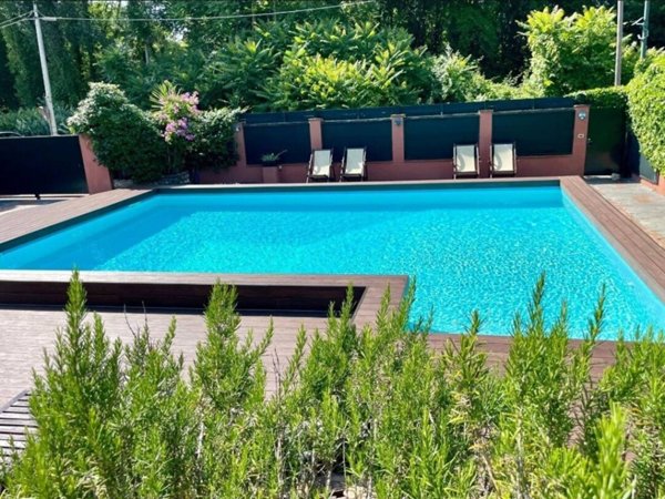 casa indipendente in affitto a Forte dei Marmi in zona Vittoria Apuana