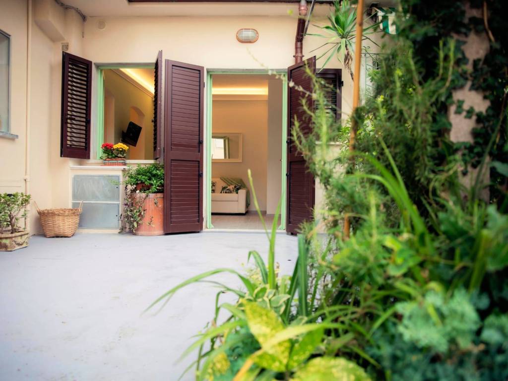 appartamento in affitto a Forte dei Marmi in zona Roma Imperiale