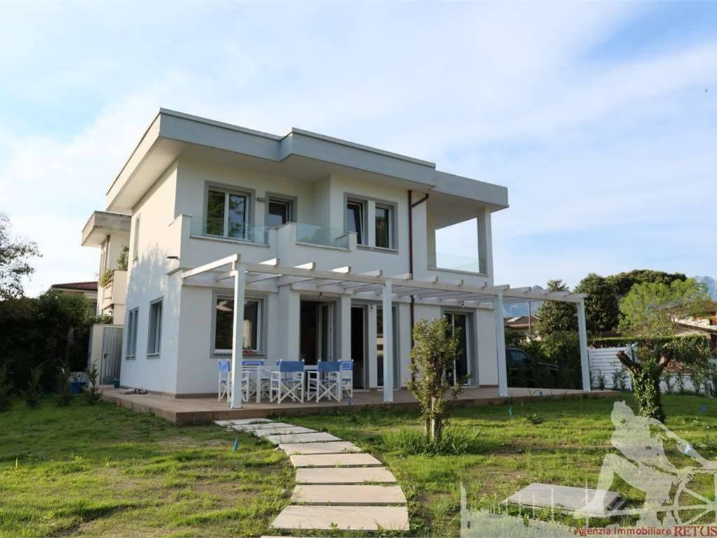 casa indipendente in affitto a Forte dei Marmi in zona Vaiana