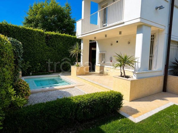 casa indipendente in affitto a Forte dei Marmi