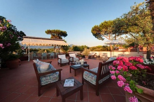 appartamento in affitto a Forte dei Marmi in zona Roma Imperiale