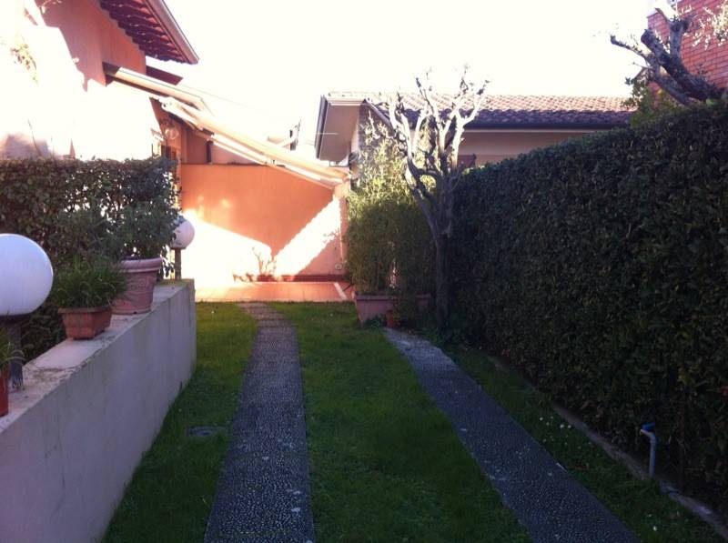 casa indipendente in affitto a Forte dei Marmi in zona Roma Imperiale