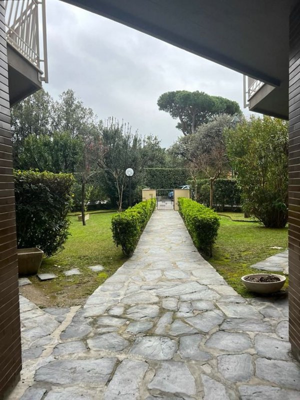 appartamento in affitto a Forte dei Marmi in zona Roma Imperiale
