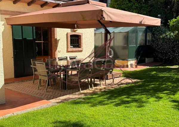 appartamento in affitto a Forte dei Marmi in zona Roma Imperiale