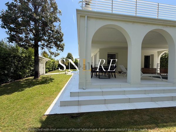 casa indipendente in affitto a Forte dei Marmi in zona Vittoria Apuana