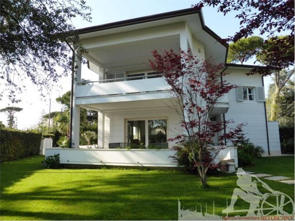 casa indipendente in affitto a Forte dei Marmi in zona Roma Imperiale
