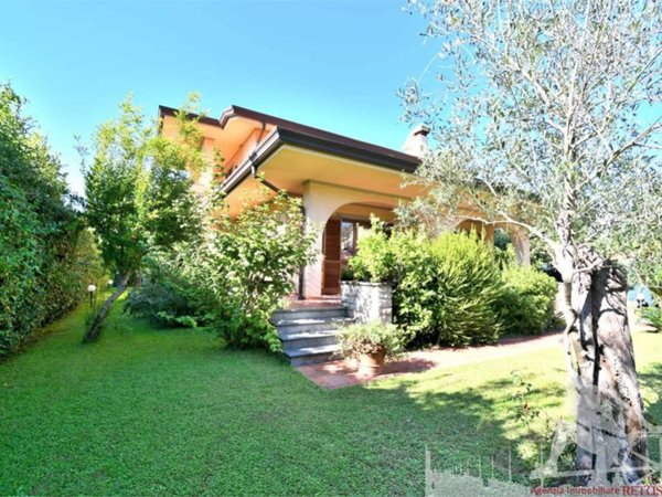 casa indipendente in affitto a Forte dei Marmi in zona Vittoria Apuana