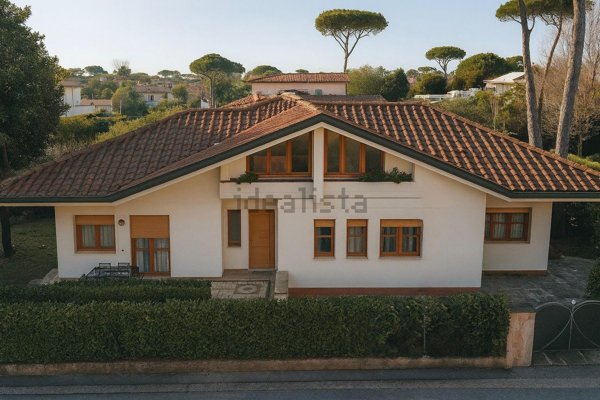 casa indipendente in affitto a Forte dei Marmi in zona Vittoria Apuana