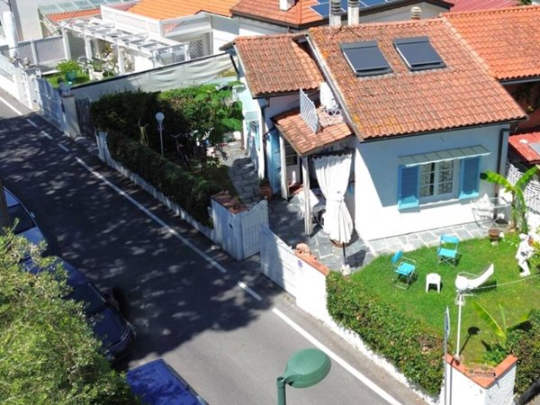 casa indipendente in affitto a Forte dei Marmi in zona Roma Imperiale