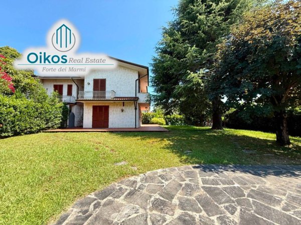 casa indipendente in affitto a Forte dei Marmi in zona Roma Imperiale