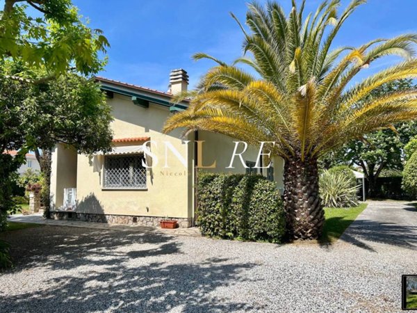 casa indipendente in affitto a Forte dei Marmi in zona Roma Imperiale