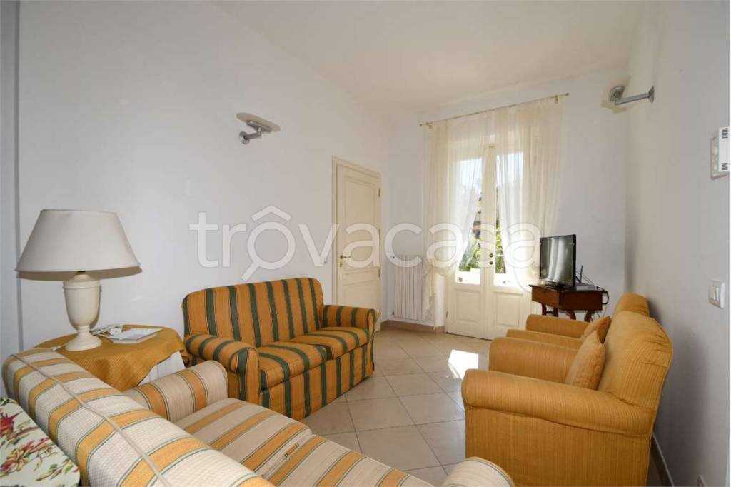 appartamento in affitto a Forte dei Marmi in zona Roma Imperiale
