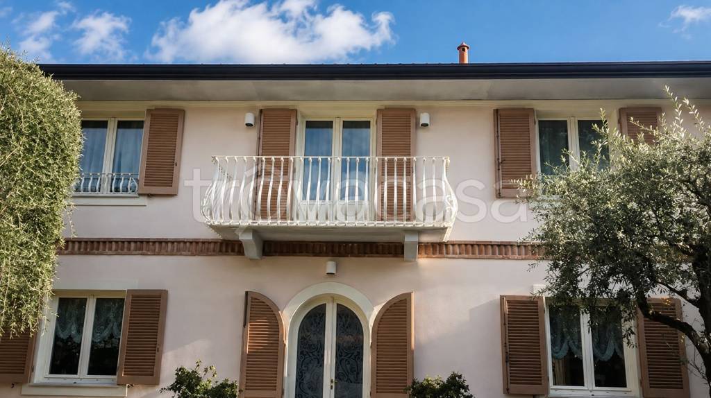 casa indipendente in affitto a Forte dei Marmi in zona Vittoria Apuana