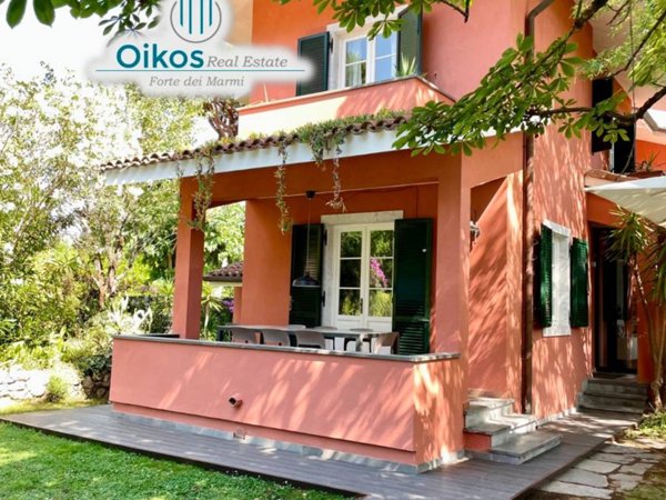 casa indipendente in affitto a Forte dei Marmi in zona Vittoria Apuana