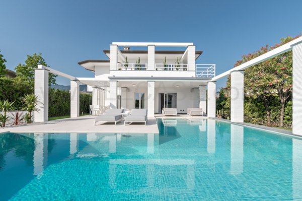 casa indipendente in affitto a Forte dei Marmi in zona Vittoria Apuana