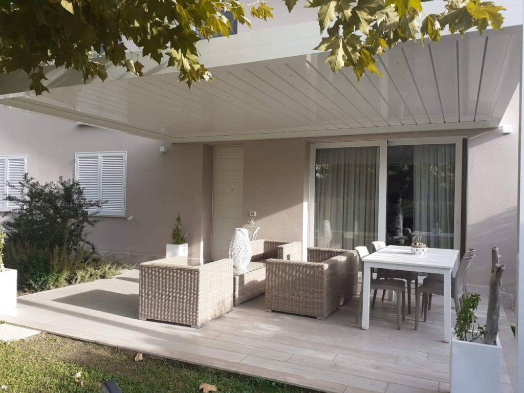 casa indipendente in affitto a Forte dei Marmi in zona Vittoria Apuana