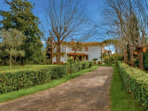 casa indipendente in affitto a Forte dei Marmi in zona Vittoria Apuana