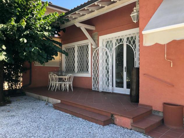 casa indipendente in affitto a Forte dei Marmi in zona Roma Imperiale