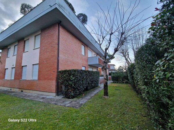 appartamento in affitto a Forte dei Marmi in zona Vittoria Apuana