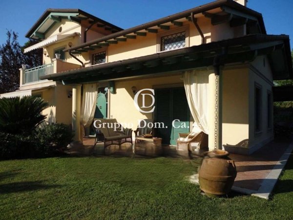 casa indipendente in affitto a Forte dei Marmi in zona Vittoria Apuana