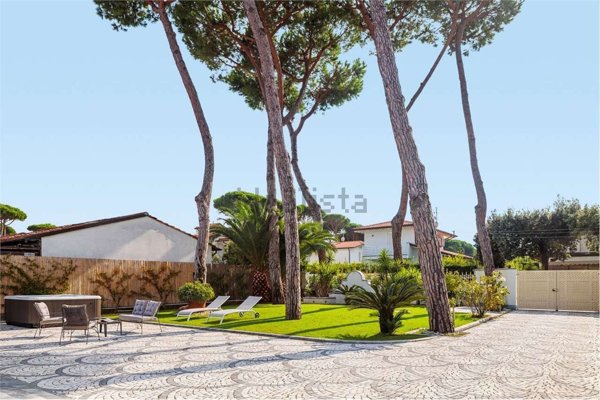 casa indipendente in affitto a Forte dei Marmi in zona Vittoria Apuana