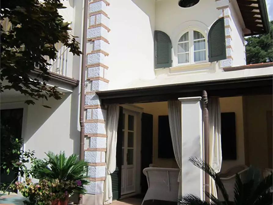 casa indipendente in affitto a Forte dei Marmi in zona Vittoria Apuana