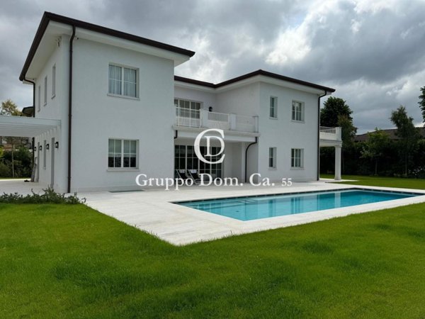 casa indipendente in affitto a Forte dei Marmi in zona Vittoria Apuana