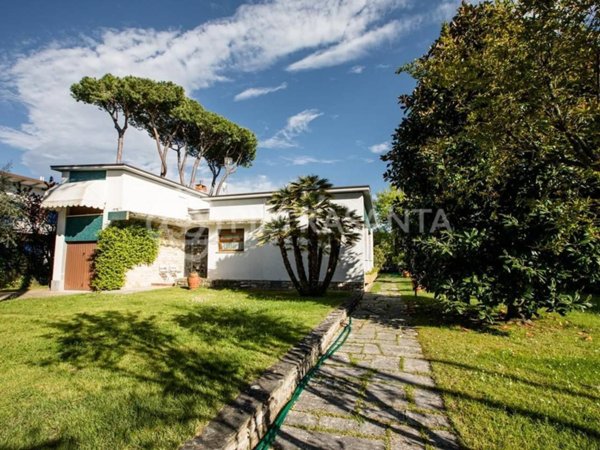 casa indipendente in affitto a Forte dei Marmi in zona Roma Imperiale