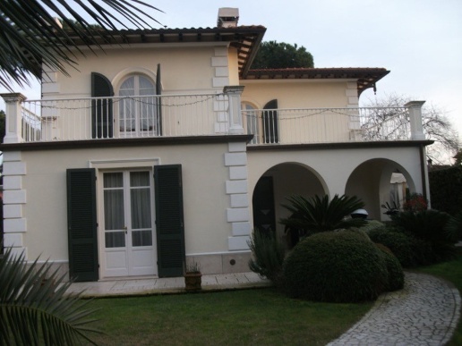 casa indipendente in affitto a Forte dei Marmi in zona Vittoria Apuana