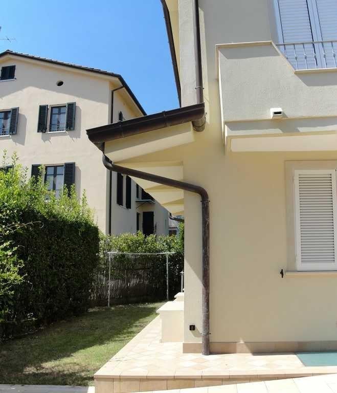 casa indipendente in affitto a Forte dei Marmi in zona Roma Imperiale