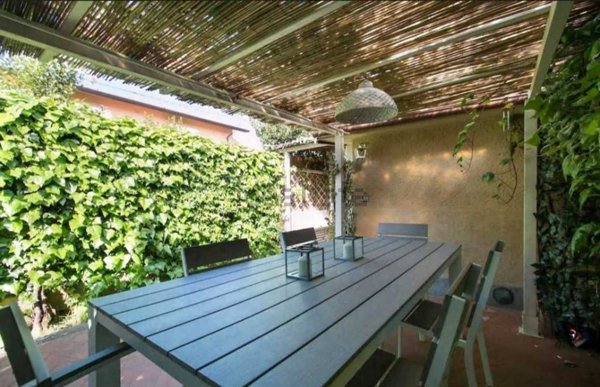 appartamento in affitto a Forte dei Marmi in zona Roma Imperiale