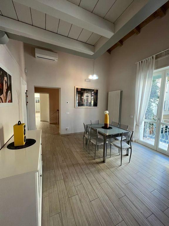 appartamento in affitto a Forte dei Marmi in zona Roma Imperiale