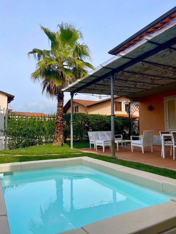 casa indipendente in affitto a Forte dei Marmi in zona Roma Imperiale