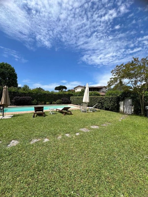 casa indipendente in affitto a Forte dei Marmi in zona Roma Imperiale