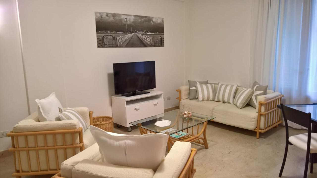 appartamento in affitto a Forte dei Marmi in zona Roma Imperiale
