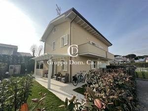 casa indipendente in affitto a Forte dei Marmi